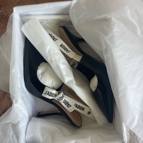 J'Adior Slingback Pump - Picture 8 of 10